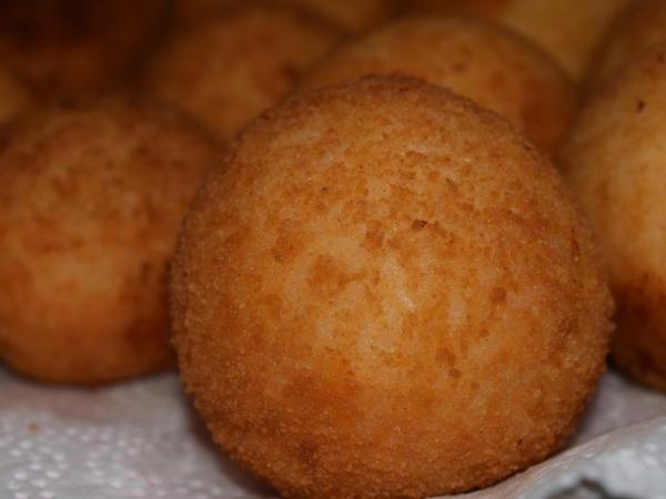 Bolinhos de arroz com queijo