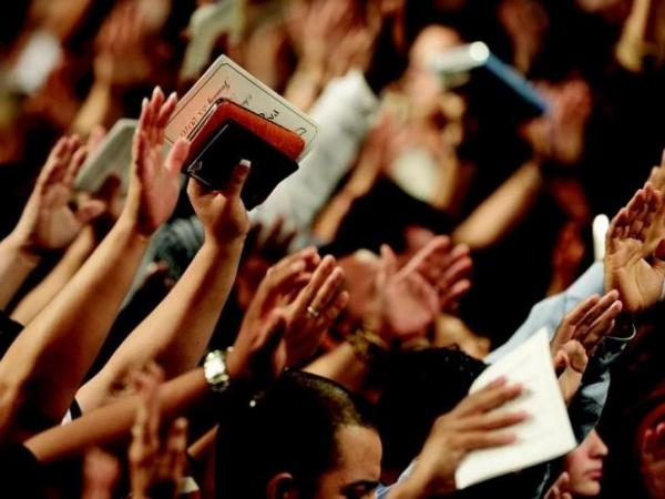 A Igreja é a instituição em que o brasileiro mais confia