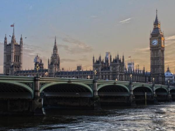 Em dez anos, milhares de igrejas cristãs da Inglaterra poderão ser fechadas.